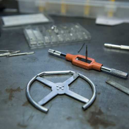 Fabrication du volant de la FIAT 806 Grand Prix (Aluminium et acier).