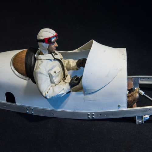 Pilote au 1/6 Fiat 806