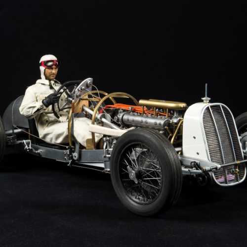 Figurine 1/6 dans maquette FIAT 806 corsa