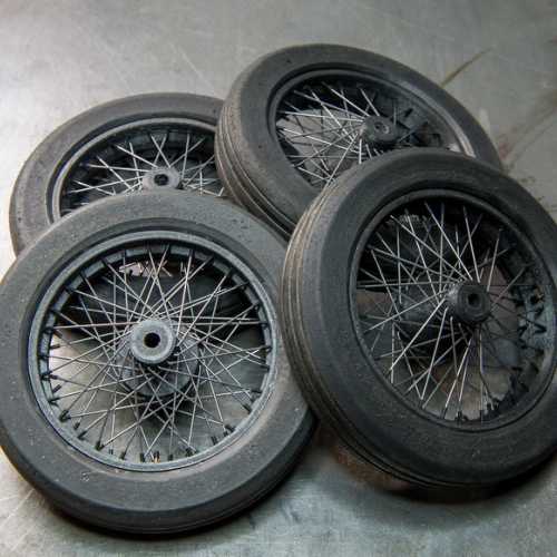 Roues de la maquette de la Fiat 806 Grand Prix