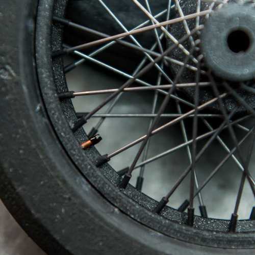 Détail valve roue FIAT 806 Grand Prix