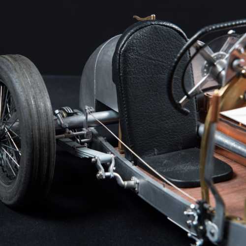 Partie arrière voiture de course FIAT 806