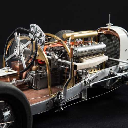 Vue sur la partie habitacle maquette FIAT 806 Grand Prix Corsa