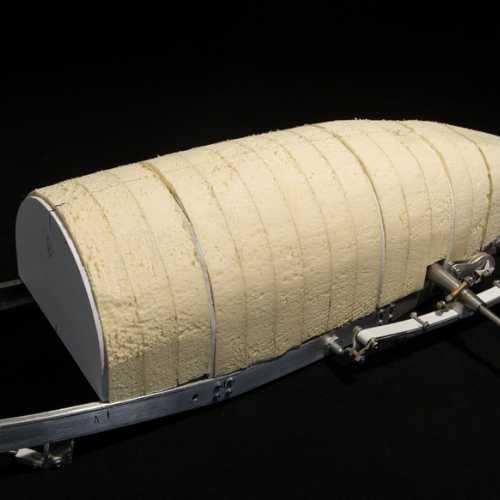 Ebauche de la carrosserie en polystyrène.