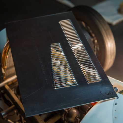 Louvres capot moteur Fiat 806 Grand Prix.